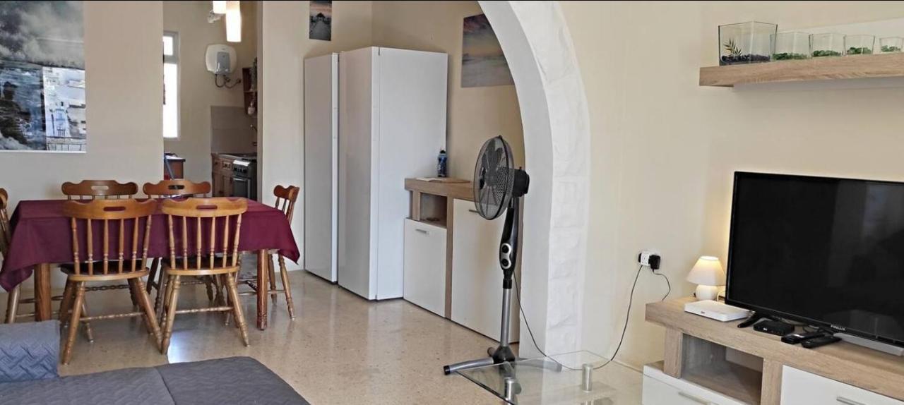 Sea View 2 Bedroom Apartment Marsaskala Esterno foto