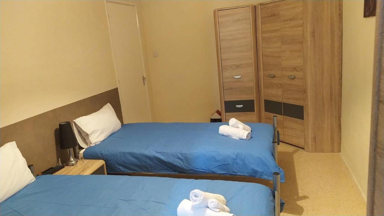Sea View 2 Bedroom Apartment Marsaskala Esterno foto