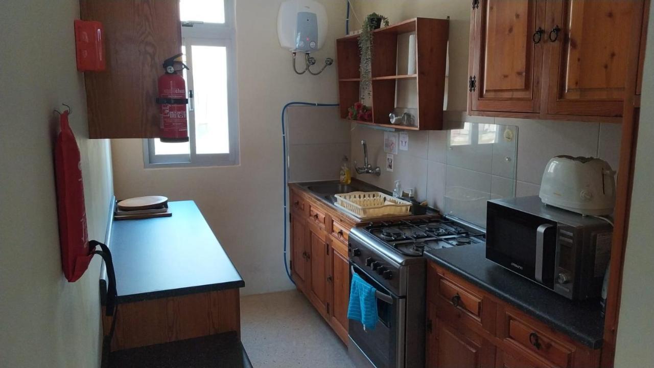 Sea View 2 Bedroom Apartment Marsaskala Esterno foto