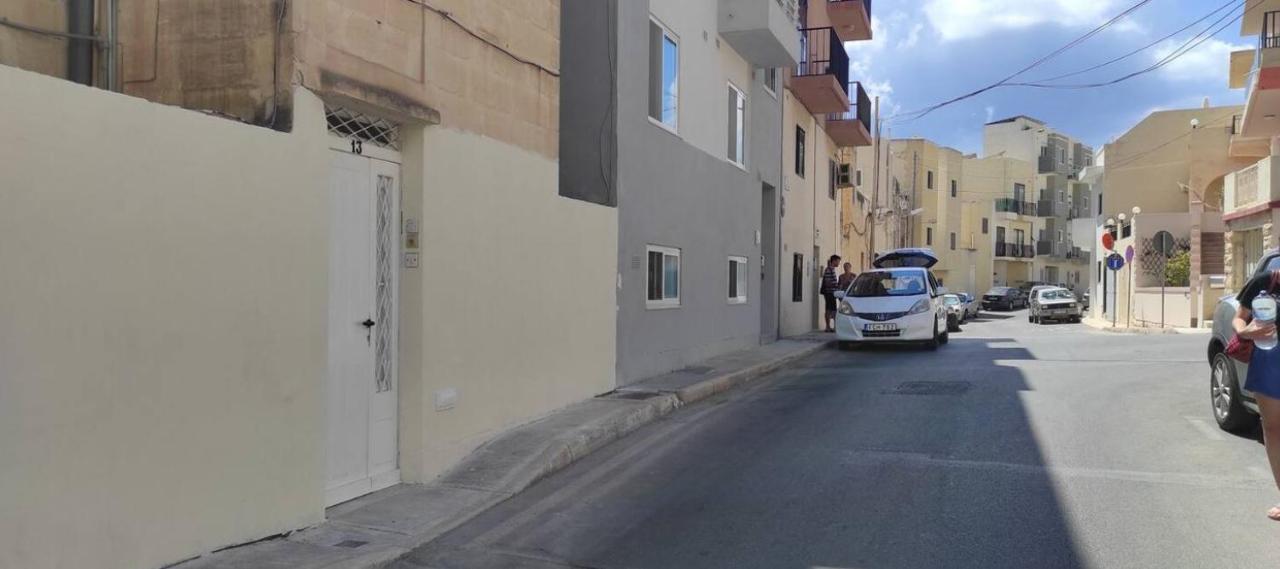 Sea View 2 Bedroom Apartment Marsaskala Esterno foto