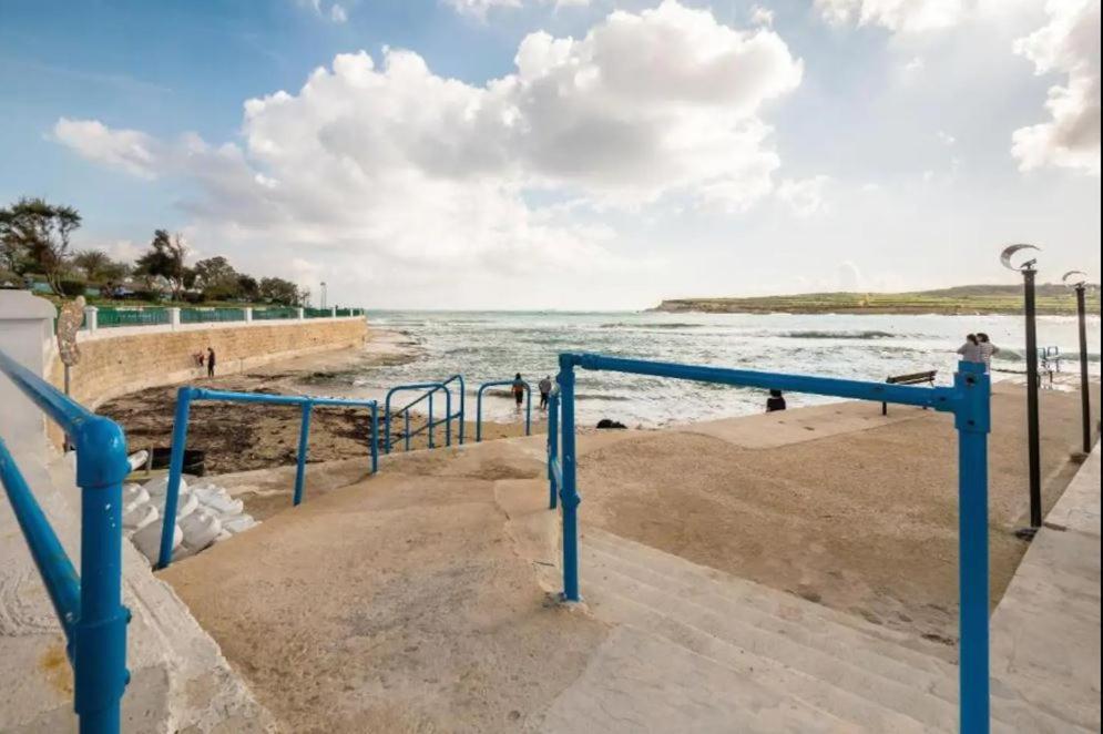 Sea View 2 Bedroom Apartment Marsaskala Esterno foto